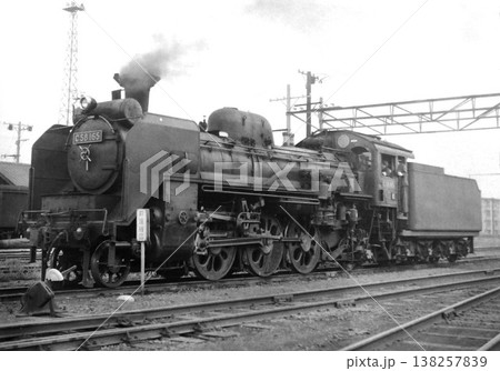 機関区で待機するC58型 138257839