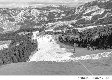 鳥取県の氷ノ山雪山登山 わかさ氷ノ山スキー場 新聞、雑誌用 鳥取県の氷ノ山雪山登山 わかさ氷ノ山スキー場 新聞、雑誌用 138257958