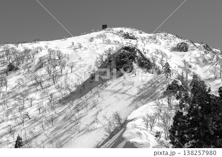 兵庫県最高峰の氷ノ山雪山登山 コシキ岩と氷ノ山山頂 新聞、雑誌用 兵庫県最高峰の氷ノ山雪山登山 コシキ岩と氷ノ山山頂 新聞、雑誌用 138257980