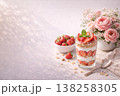 春らしいストロベリーデザートのスタイリング 138258305
