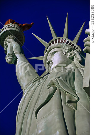アメリカ　自由の女神像　海外旅行 138258309