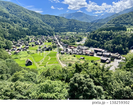 白川郷の合掌造り集落 白川郷の合掌造り集落 138259302