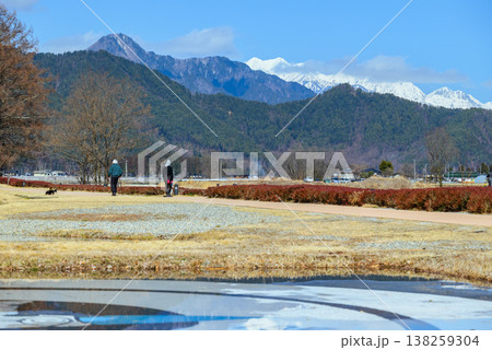 早春の安曇野【安曇野ちひろ公園】 138259304