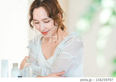 美容,スキンケア,美肌,メイクアップイメージの女性 138259797