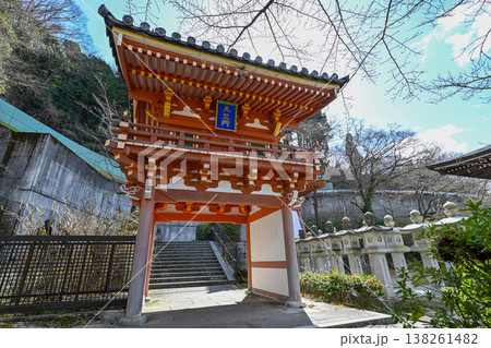 【奈良】壺阪寺で毎年行われる大雛曼荼羅は、面白いお雛様を探すのも楽しみの一つです。 138261482