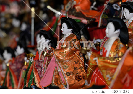 【奈良】壺阪寺で毎年行われる大雛曼荼羅は、面白いお雛様を探すのも楽しみの一つです。 138261887