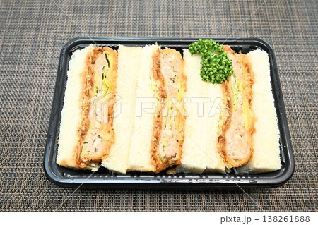 メンチかつサンド メンチかつサンド 138261888