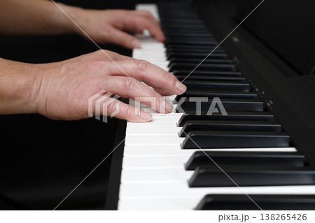 ピアノ演奏4 ピアノ演奏4 138265426