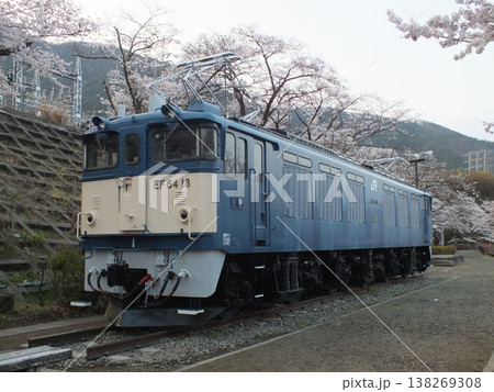 元JR貨物EF64　18(勝沼ぶどう郷駅前公園にて撮影) 138269308