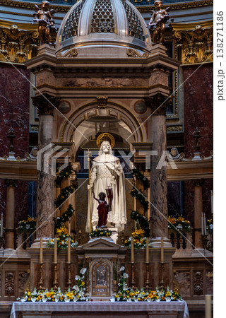 Interior of St. Stephen Basilica, Roman Catholic church and UNESCO World Heritage Site in Budapest, Hungary Interior of St. Stephen Basilica, Roman Catholic church and UNESCO World Heritage Site in Budapest, Hungary 138271186