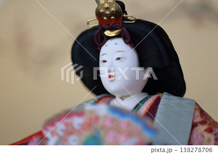 昔ながらの伝統のお雛様 138278706