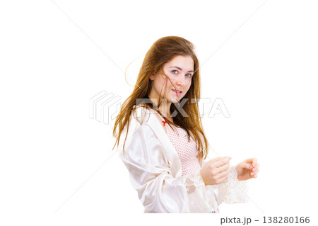 Girl with no makeup Girl with no makeup 138280166