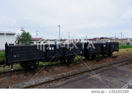 津軽五所川原駅に留置された津軽鉄道トム1形貨車 津軽五所川原駅に留置された津軽鉄道トム1形貨車 138283289