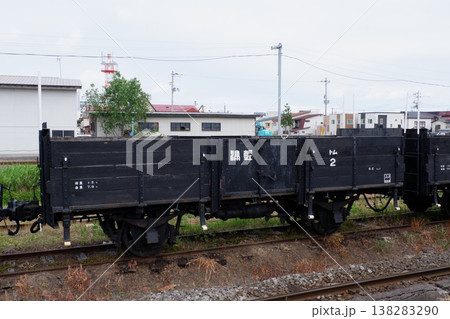 津軽五所川原駅に留置されたトム1形貨車 138283290