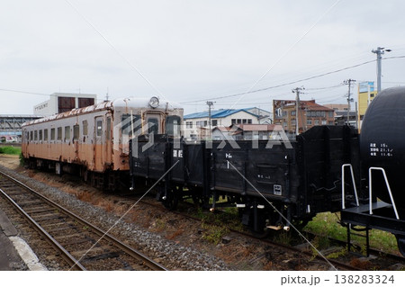 津軽五所川原駅に留置された津軽鉄道の車両 津軽五所川原駅に留置された津軽鉄道の車両 138283324