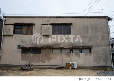 日本の岡山県倉敷市児島の古くてとても美しい建物 138284273