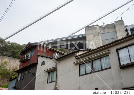 日本の岡山県倉敷市児島の古くてとても美しい建物 138284285