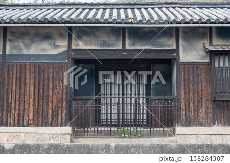 日本の岡山県倉敷市児島の古くてとても美しい建物 日本の岡山県倉敷市児島の古くてとても美しい建物 138284307