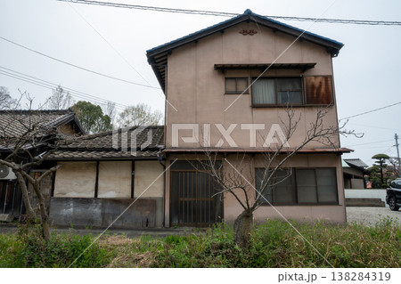 日本の岡山県倉敷市児島の古くてとても美しい建物 日本の岡山県倉敷市児島の古くてとても美しい建物 138284319