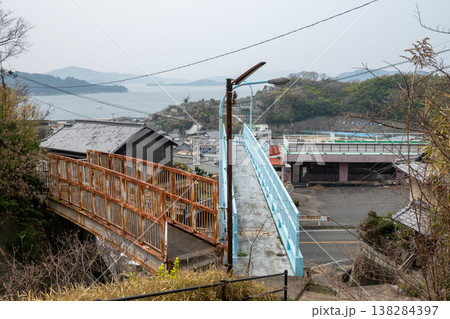 日本の岡山県倉敷市の児島と下津井の春の美しい風景 日本の岡山県倉敷市の児島と下津井の春の美しい風景 138284397