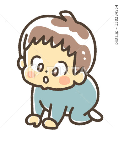 ハイハイをする水色の服を着た赤ちゃん（成長） 138284554