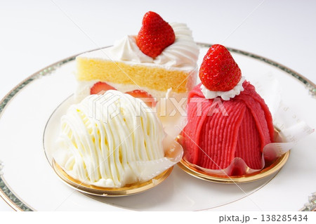 苺ケーキ 苺モンブラン 苺ケーキ 苺モンブラン 138285434