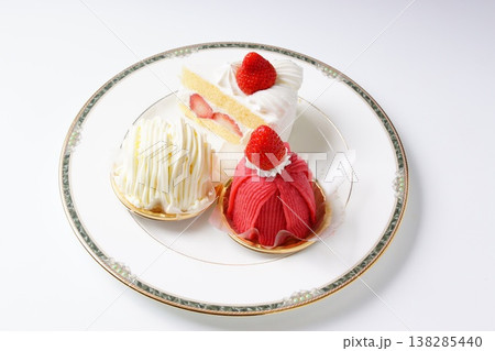 苺ケーキ 苺モンブラン 苺ケーキ 苺モンブラン 138285440