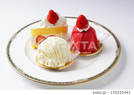 苺ケーキ 苺モンブラン 苺ケーキ 苺モンブラン 138285445