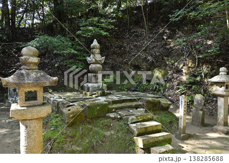 佐土原藩島津家御廟所 138285688