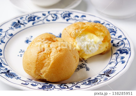 おいしいシュークリーム 138285951