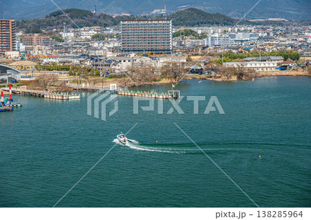 琵琶湖風景　琵琶湖大橋からの眺め　滋賀県大津市堅田 138285964