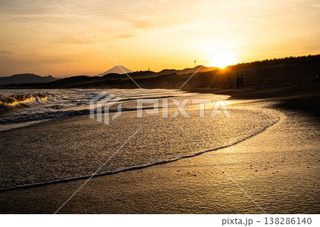 海・湘南平塚の夕景 138286140
