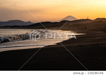 海・湘南平塚の夕景 138286148