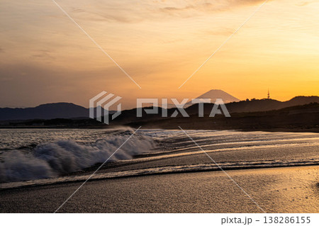 海・湘南平塚の夕景 138286155