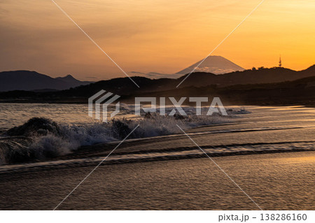 海・湘南平塚の夕景 138286160