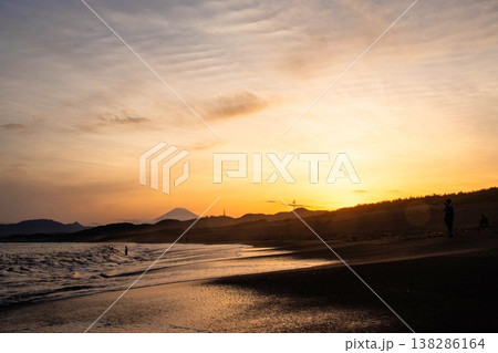 海・湘南平塚の夕景 138286164