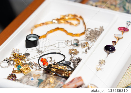 宝飾品　鑑定　買取イメージ 138286810