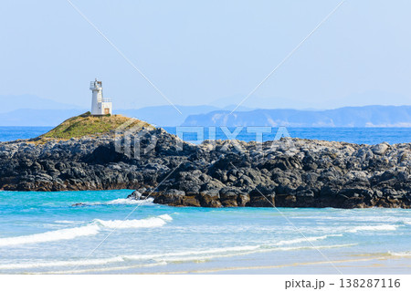 春の壱岐乙島灯台 長崎県壱岐市 春の壱岐乙島灯台 長崎県壱岐市 138287116