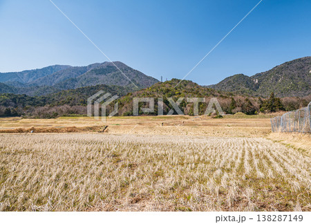 湖西地方の棚田風景　滋賀県大津市北小松 138287149