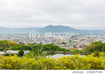 紀ノ川サービスエリアから見た和歌山市北部の町並み 138287540