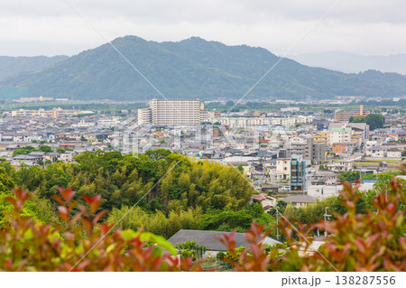 紀ノ川サービスエリアから見た和歌山市北部の町並み 138287556