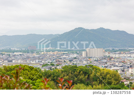 紀ノ川サービスエリアから見た和歌山市北部の町並み 138287558