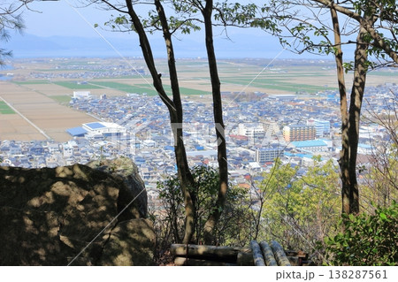東近江市の能登川と農地を見渡せる見晴らしの良い場所 東近江市の能登川と農地を見渡せる見晴らしの良い場所 138287561