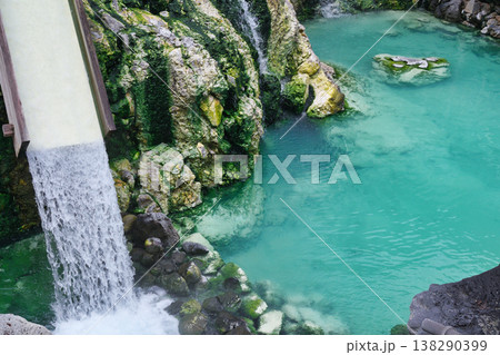 草津温泉　湯畑（群馬県吾妻郡草津町） 138290399