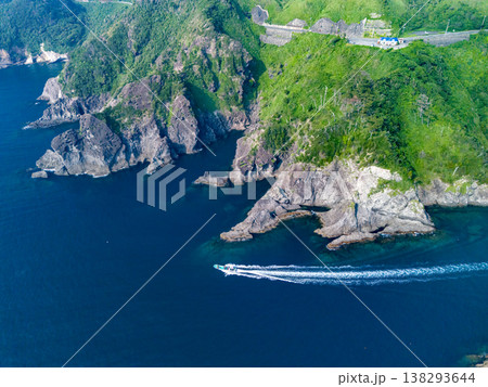 南伊豆ヒリゾ浜のドローン撮影。大根島、あいあい岬、ユウスゲ公園、渡船、遊泳客他。伊豆半島の最南端 138293644