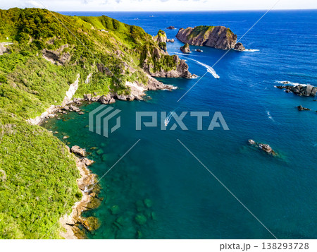 南伊豆ヒリゾ浜のドローン撮影。大根島、あいあい岬、ユウスゲ公園、渡船、遊泳客他。伊豆半島の最南端 138293728