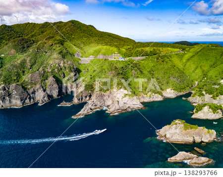 南伊豆ヒリゾ浜のドローン撮影。大根島、あいあい岬、ユウスゲ公園、渡船、遊泳客他。伊豆半島の最南端 南伊豆ヒリゾ浜のドローン撮影。大根島、あいあい岬、ユウスゲ公園、渡船、遊泳客他。伊豆半島の最南端 138293766