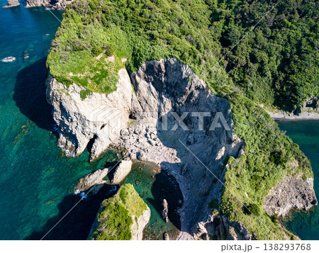 南伊豆ヒリゾ浜のドローン撮影。大根島、あいあい岬、ユウスゲ公園、渡船、遊泳客他。伊豆半島の最南端 南伊豆ヒリゾ浜のドローン撮影。大根島、あいあい岬、ユウスゲ公園、渡船、遊泳客他。伊豆半島の最南端 138293768
