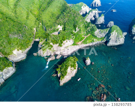 南伊豆ヒリゾ浜のドローン撮影。大根島、あいあい岬、ユウスゲ公園、渡船、遊泳客他。伊豆半島の最南端 138293785