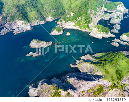 南伊豆ヒリゾ浜のドローン撮影。大根島、あいあい岬、ユウスゲ公園、渡船、遊泳客他。伊豆半島の最南端 138293819